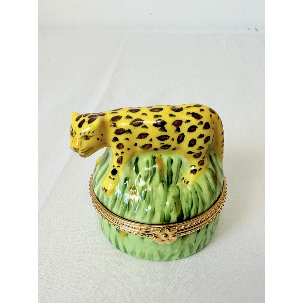 CBK Limited 1996 Hand Painted Grass Base Leopard Figurine Trinket Box